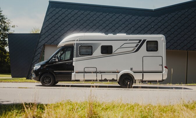 press  picture | Hymer B-MC Blackline exterior view_3