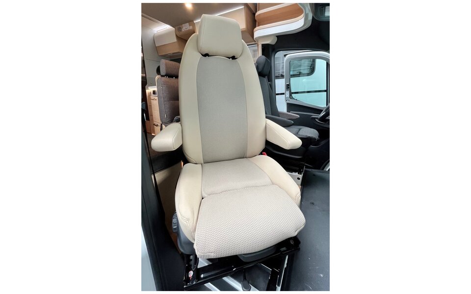 Housse > 2019 beige Mercedes Benz