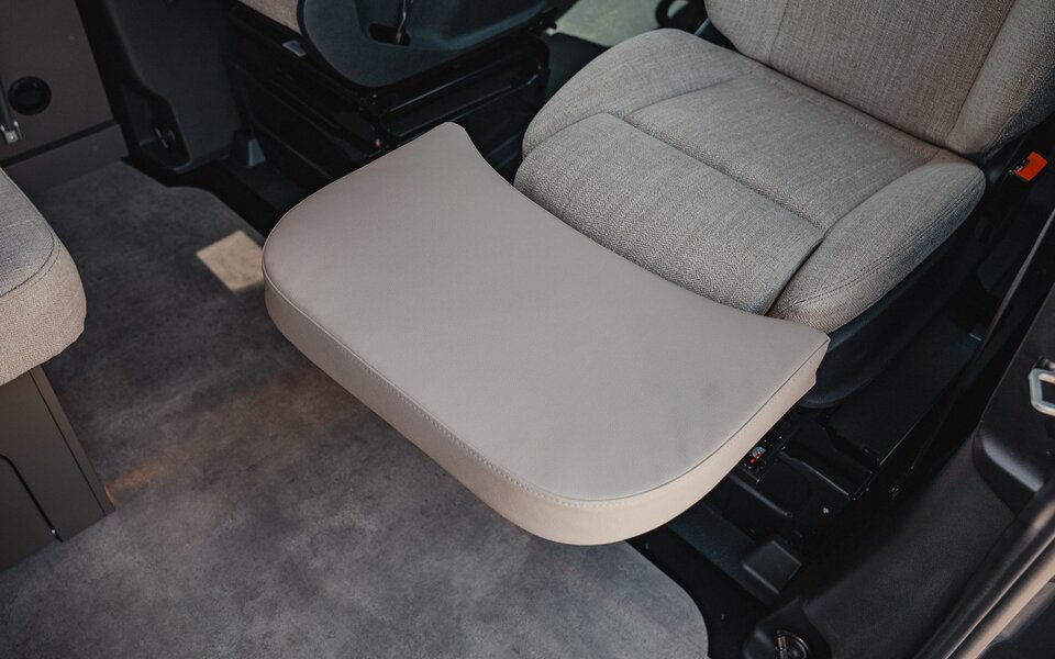 Leg rest Mercedes Sprinter beige