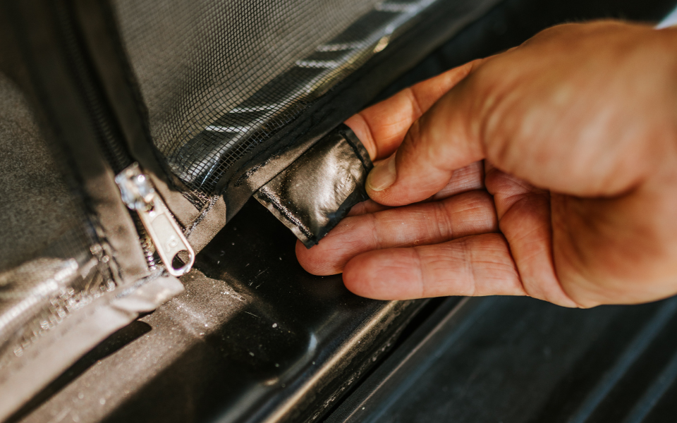 Myggenet bag i autocamperen Fiat Ducato