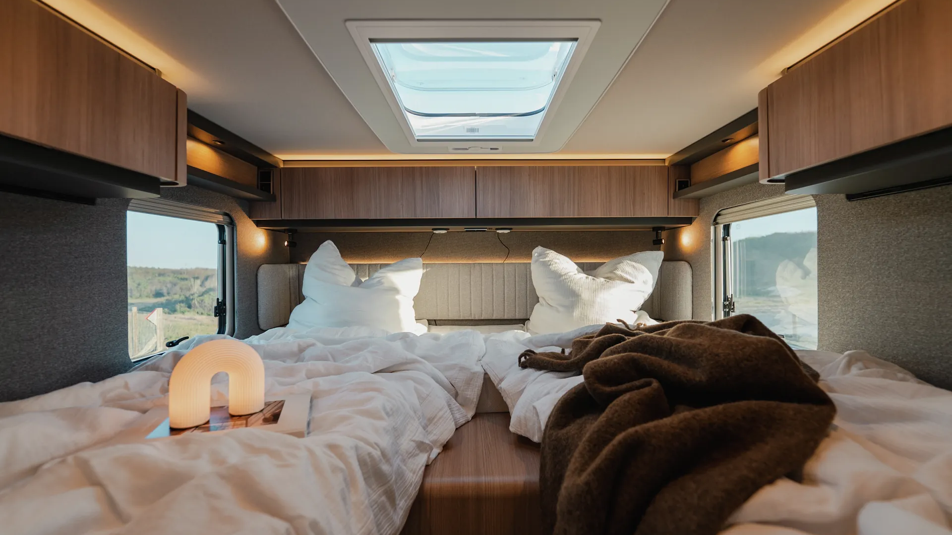 Un concept de design entièrement intégré crée une atmosphère de calme, de lumière et de bien‑être.