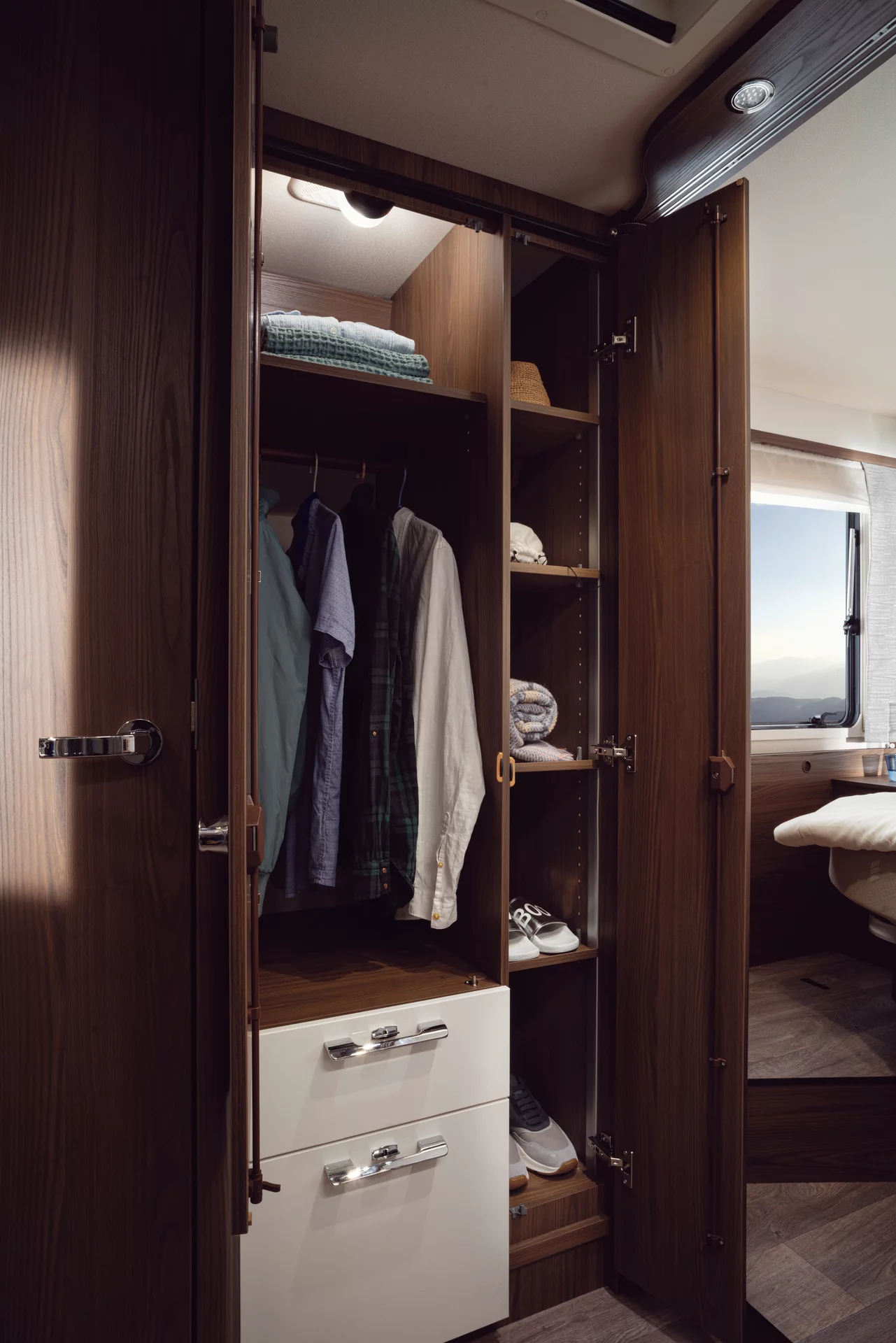 Schuco Hymermobil 900 limited1000edition HYMER B-Class