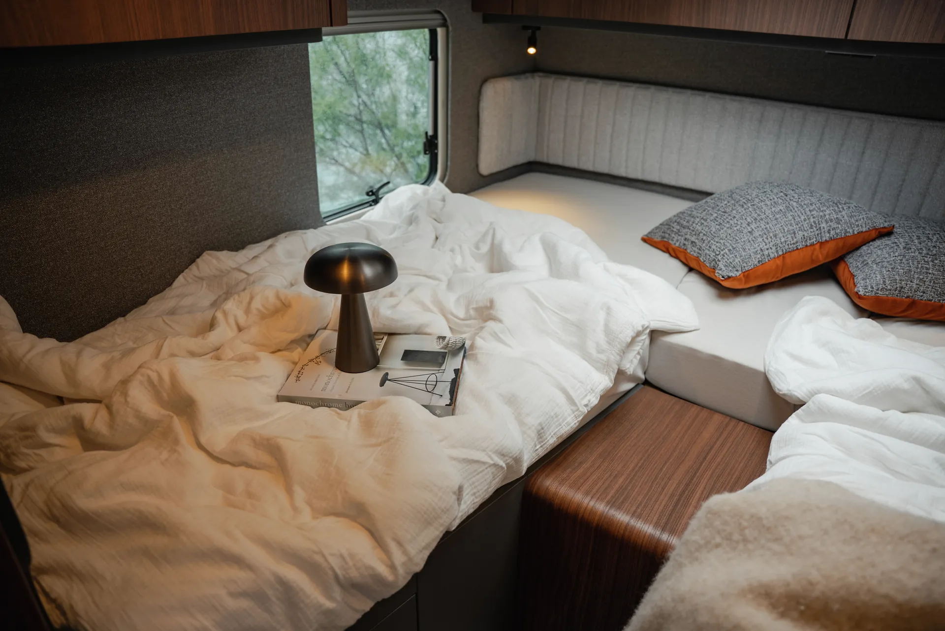 Homely materials, balanced proportions and harmonious lighting create the ideal conditions for restful nights.
