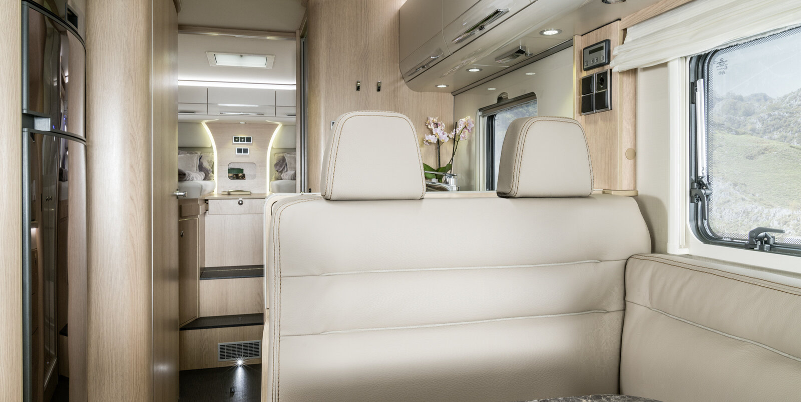 hy18_b_sl-704_gran_tor_interio