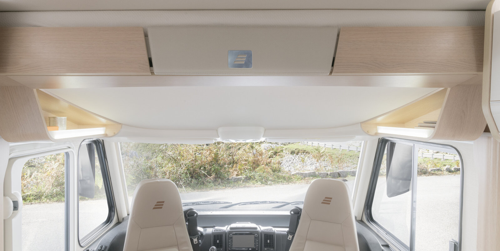 hy18_b-sl-704_gran_tor_interio