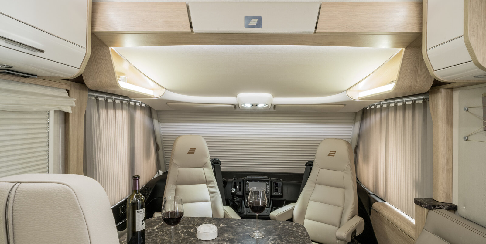 hy18_b-sl-704_gran_tor_interio