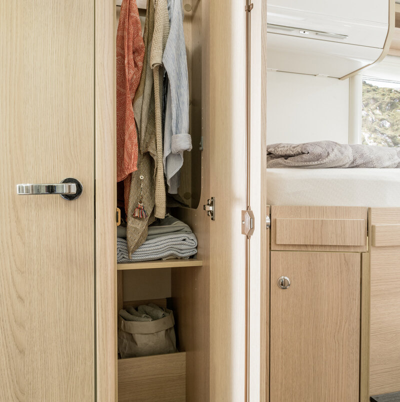 hy18_b-sl-704_gran_tor_interio