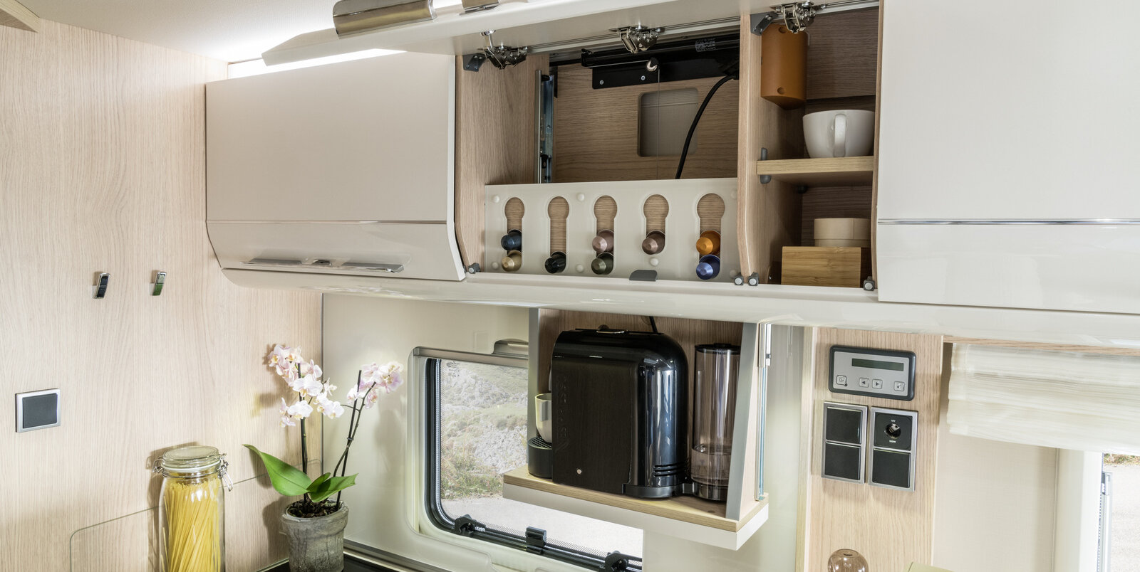 hy18_b-sl-704_gran_tor_interio