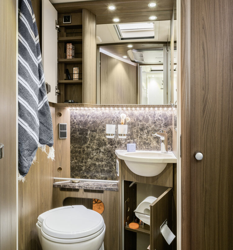 hy18_b-sl_704_silber_valv_nap_