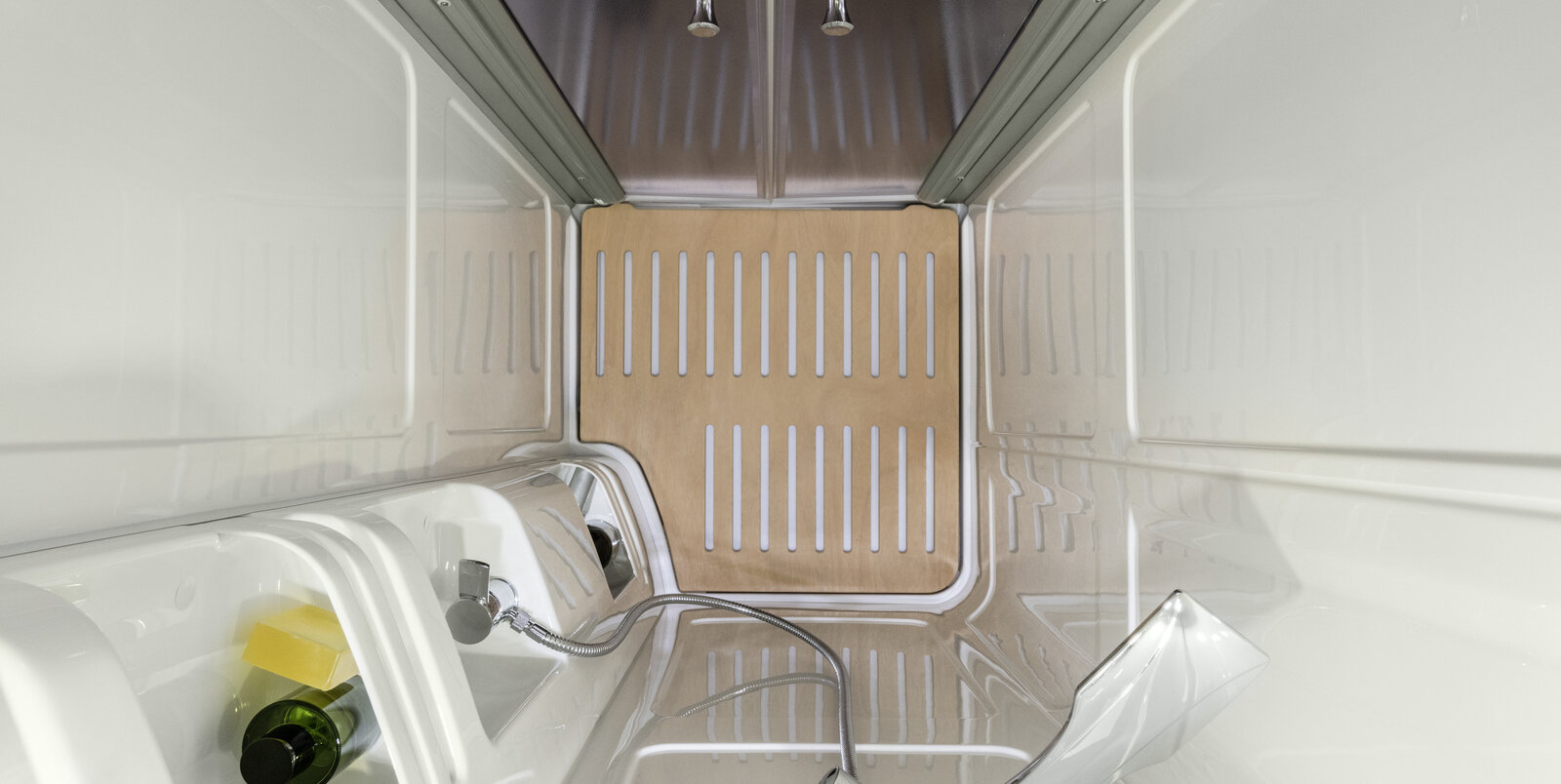 Die Hymer B Klasse Supremeline Reisen Im Luxuriosen Wohnmobil