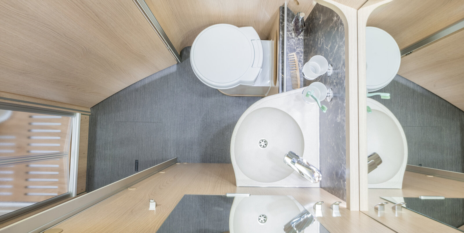 hy18_b-sl-704_gran_tor_interio