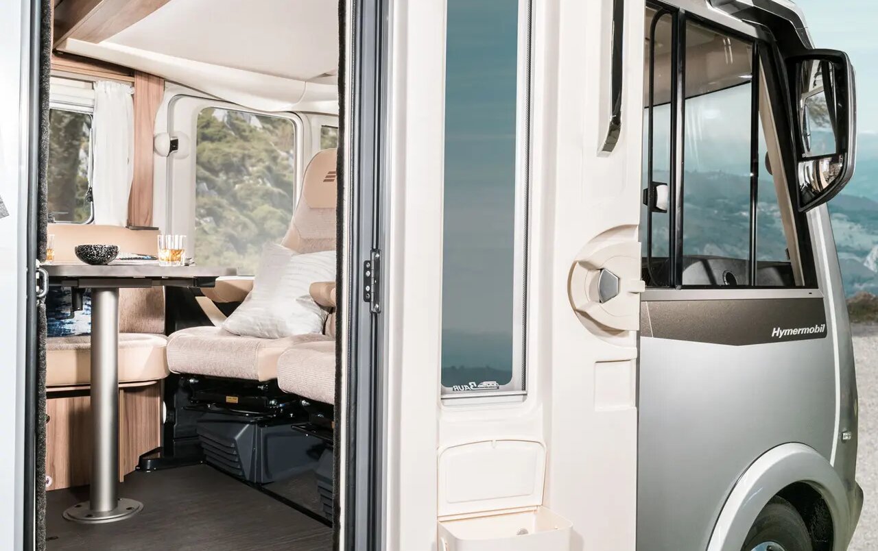 hy17_exi588_silber_chia_san_in