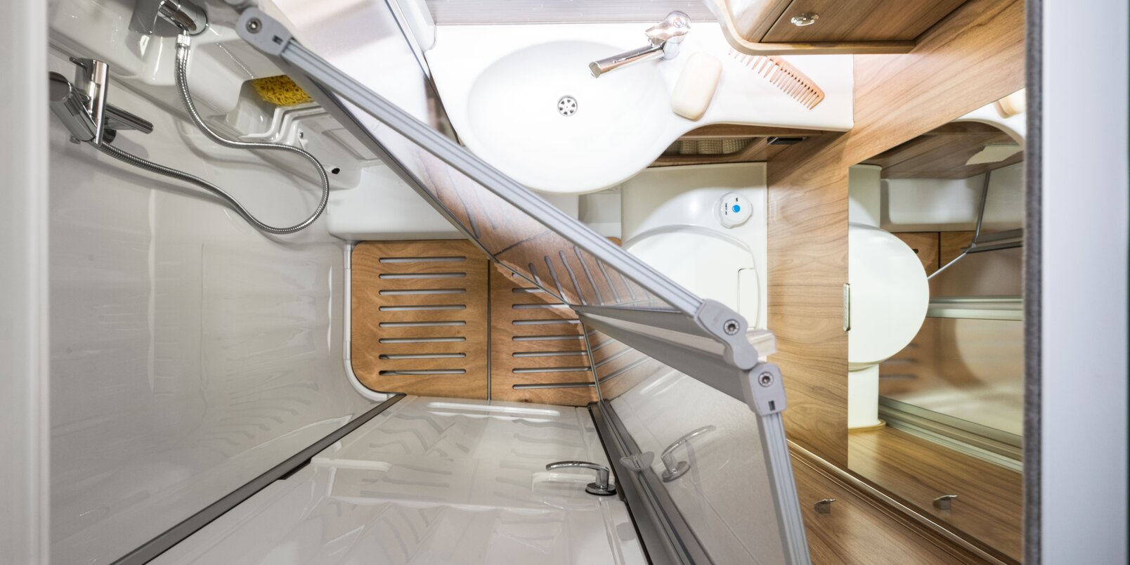 hy17_exi588_silber_chia_san_in