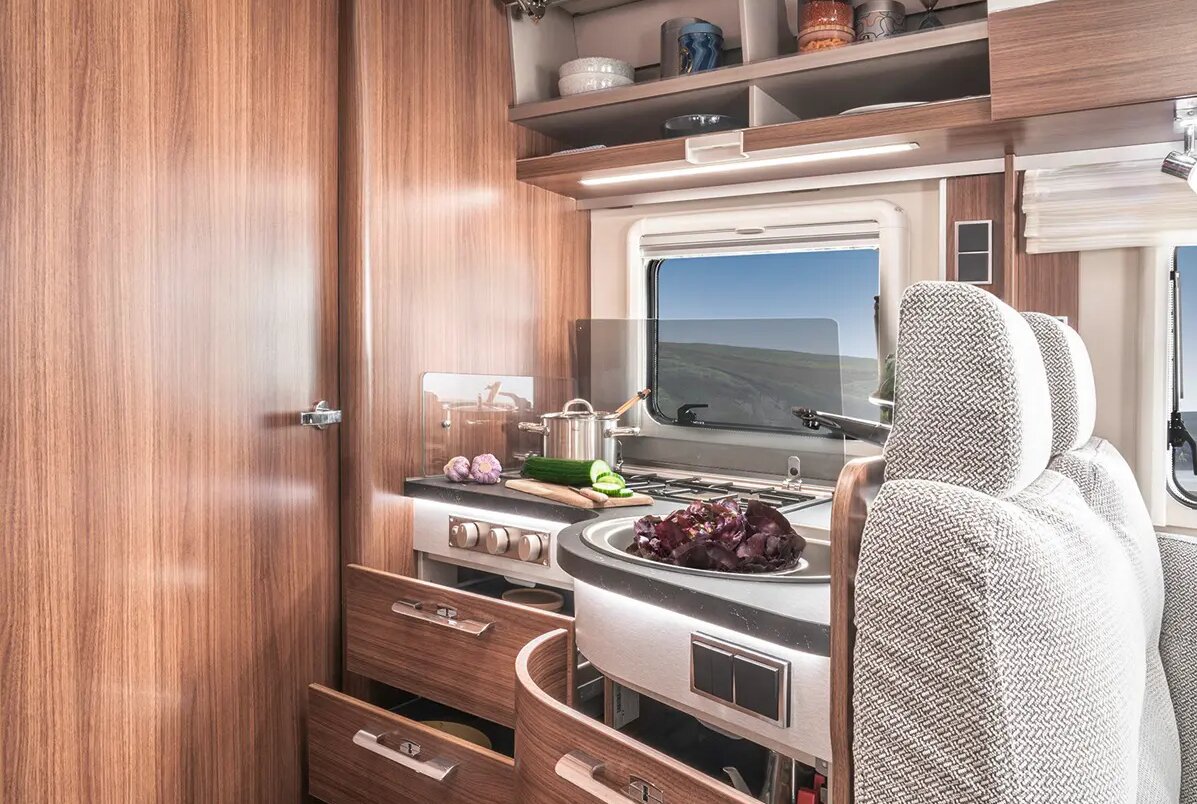 hy19_bmci_680_i_kit_noc_kueche