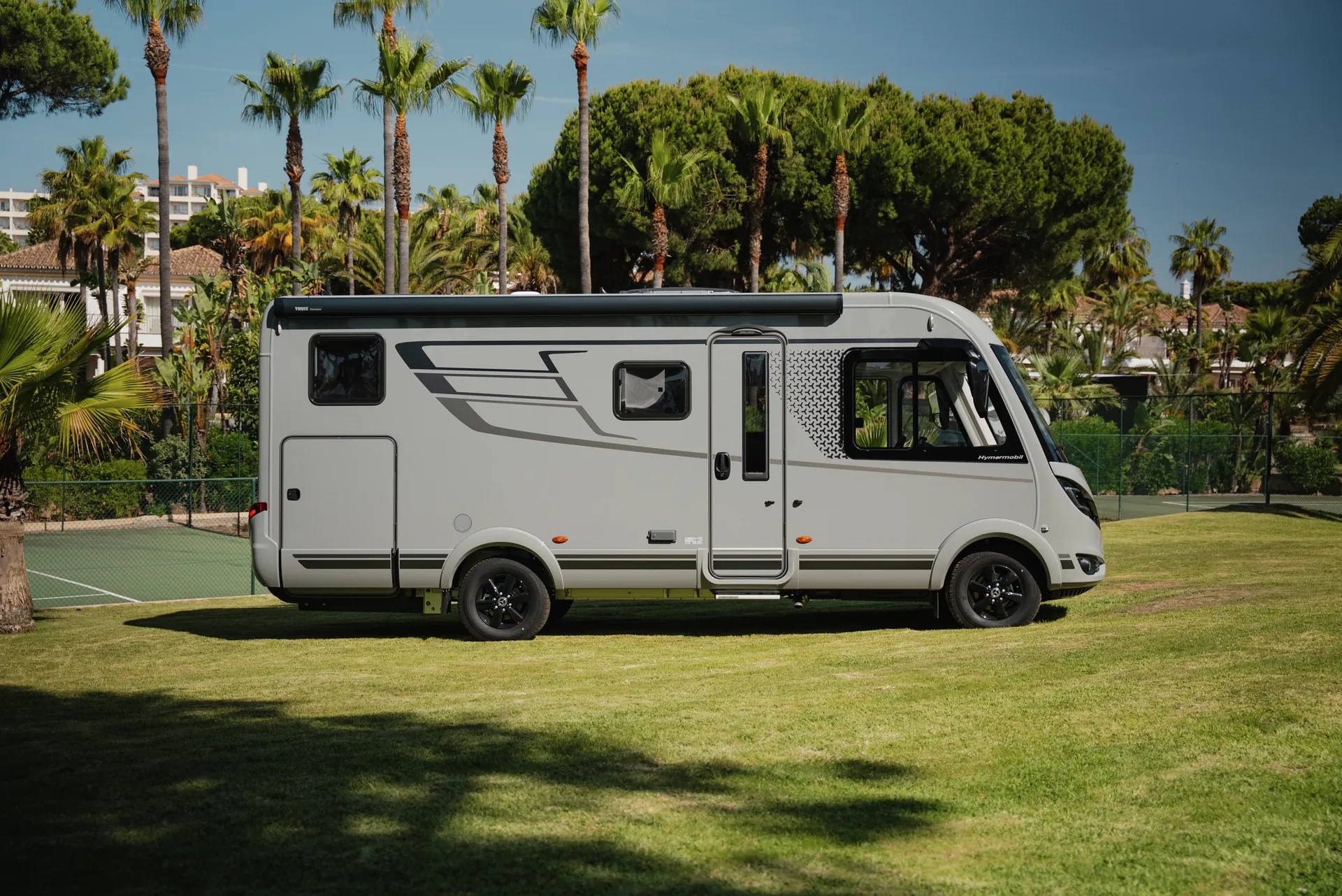 Clear lines, harmonious proportions and a well‑thought‑out exterior design define the character of the Hymer B‑MC I.