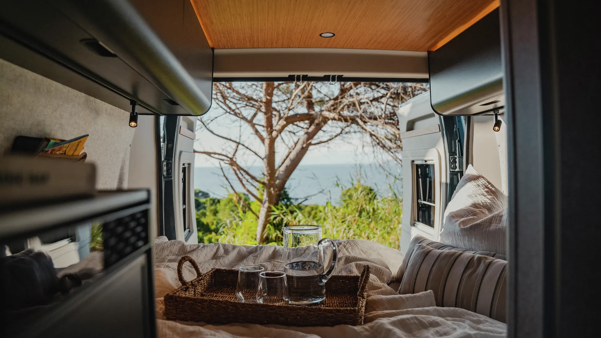 Aufwachen, wo das Abenteuer beginnt – Freiheit spüren im Hymer Redwood.