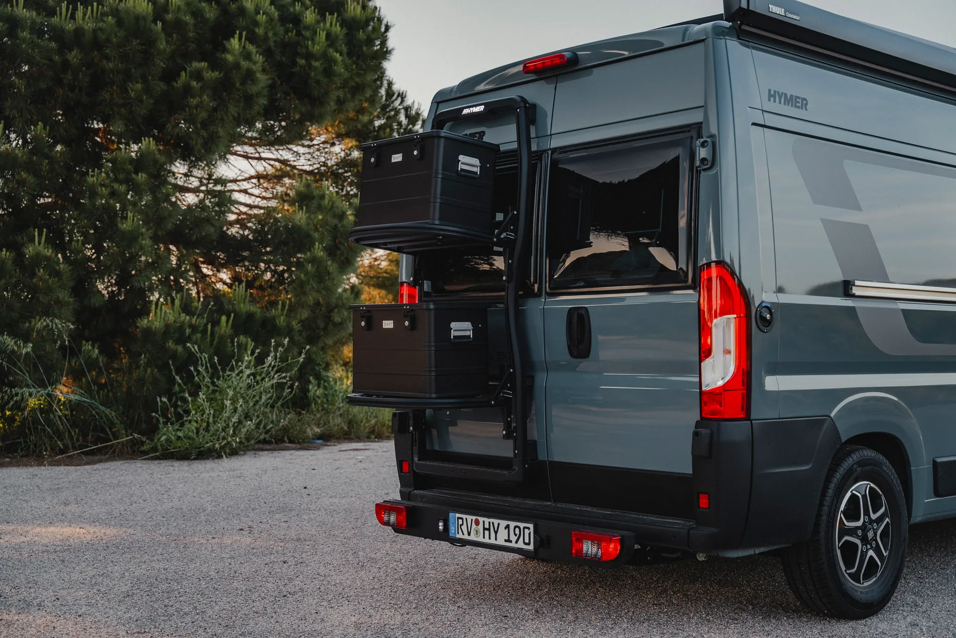 Hymer Backrack+ System: Mehr Stauraum für mehr Freiheit und Abenteuer mit dem Hymer Redwood.