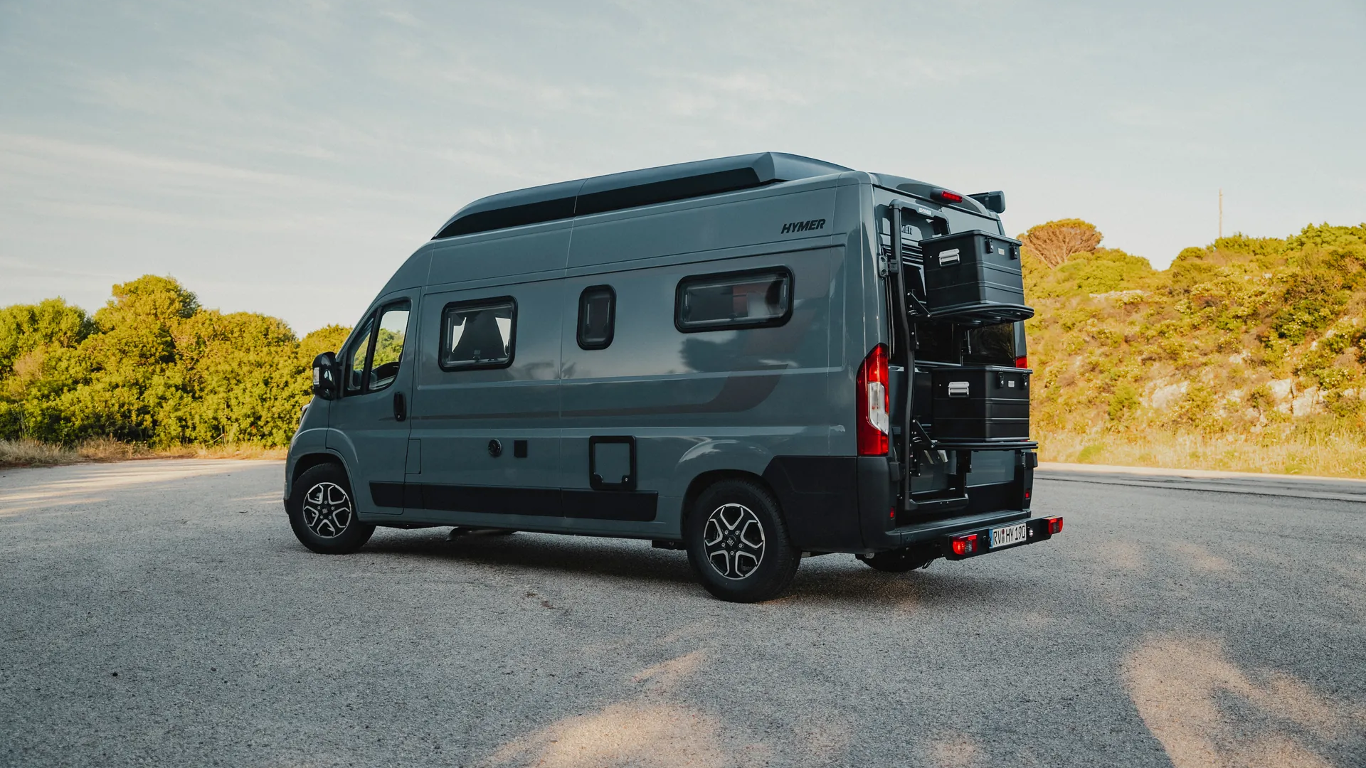 Mehr Raum und Flexibilität – das optionale Aufstelldach im Hymer Redwood für noch mehr Komfort unterwegs.
