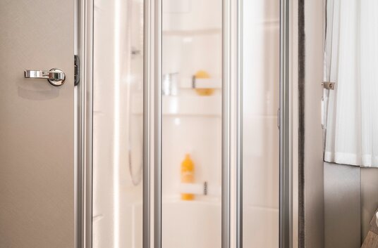 hy20_ts_695_den_tippri_i_dusch