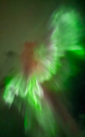 Grün-rote Polarlichter