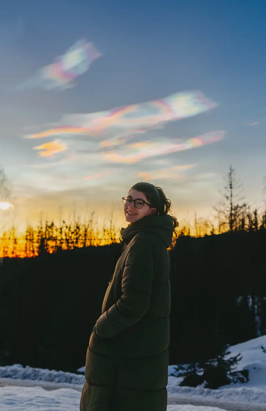 Frau im Sonnenuntergang